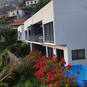 D Henriques House Villa
